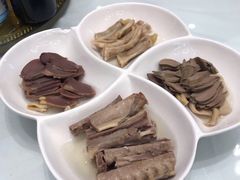-香山湖家家宴(中山陵店)