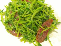 鸡油腊味炒豆苗-潮界(凯德晶萃店)