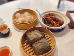 鲍汁凤爪-白天鹅宾馆-宏图府餐厅