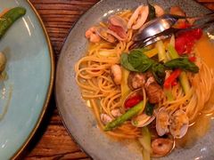 -SISTERS BAR RESTAURANT川意酒馆(嘉善老市H楼店)