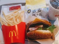 -麦当劳(鄂尔多斯机场店)