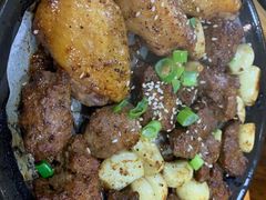 -老东镇啤酒屋海鲜加工·蒸汽海鲜·海鲜烧烤(台东店)