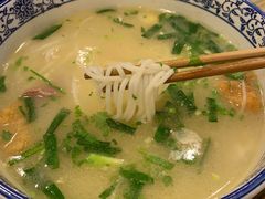 -老国贸云南传统过桥米线(滇池店)