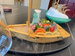 -鼎泰亨·海鲜牛肉餐厅(滨江店)