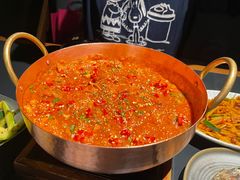 铜锅油焖鸡-Ameigo梅果·云贵川bistro(长宁来福士店)