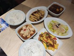 -老乡鸡(上海白玉兰广场店)