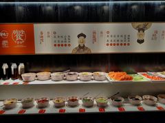 自助调料区-嘦鸭火锅罗庄店