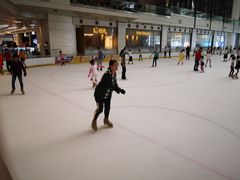 -冰纷万象滑冰场(深圳万象城店)
