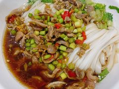 酸辣鸡杂粉-肆姐面粉馆(坡子街店)