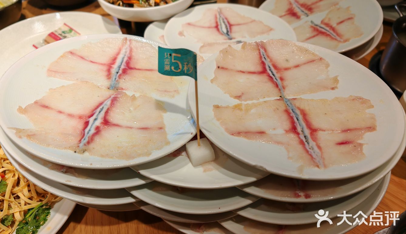 惊艳味蕾的美食之旅：丽江龙继斑鱼庄