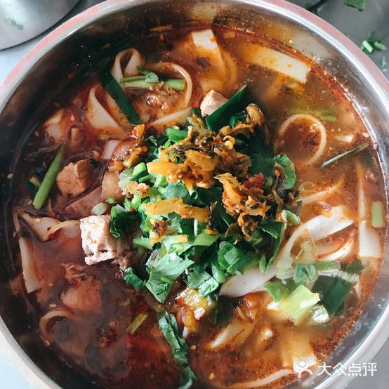鲁记猪脚米线