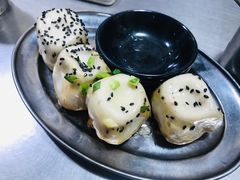生煎包-老上海食惠裡小籠包生煎包