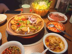 -蔡婶牛腩牛杂煲(长安万科店)