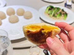 脆皮流沙包-皇朝会.经典传统粤菜(外滩店)