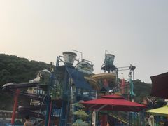 -平湖九龙山乐满地水上乐园