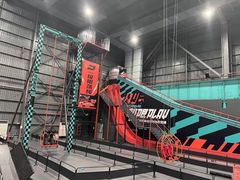 -极限PLAY运动娱乐新世界·团建派对表演休闲馆·室内高空游乐园