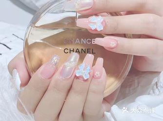 人生的第一次，在重庆，在沙坪坝，在wuli美甲前面几