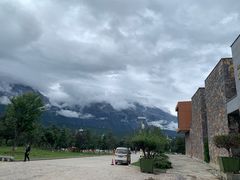 -玉龙雪山游客服务中心