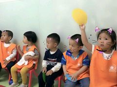 皮皮积极回答问题-四叶草托育园(张江园店)