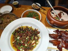 -老滇山寨•云南特色菜•地方菜•民族风情歌舞表演(金碧店)