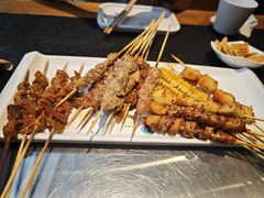 -卞二小串·鹤岗烧烤·坑烤(永定路店)