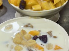 芒果芋圆牛奶绵绵冰-水牛奶皇后糖水铺