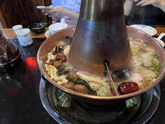 -果松木炭酸菜铜火锅·外婆参鸡汤