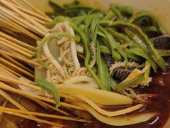 -拈签一笑黄牛肉辣卤串串