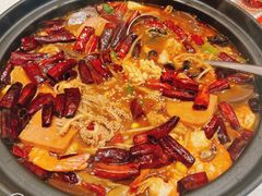 海鲜毛血旺-品海楼·大连海胆锅贴馆(东港店)