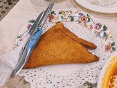 炸吞拿鱼角-喜莲咖啡