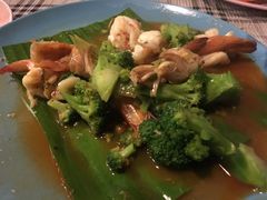 西兰花炒虾球-Pakorn's Kitchen