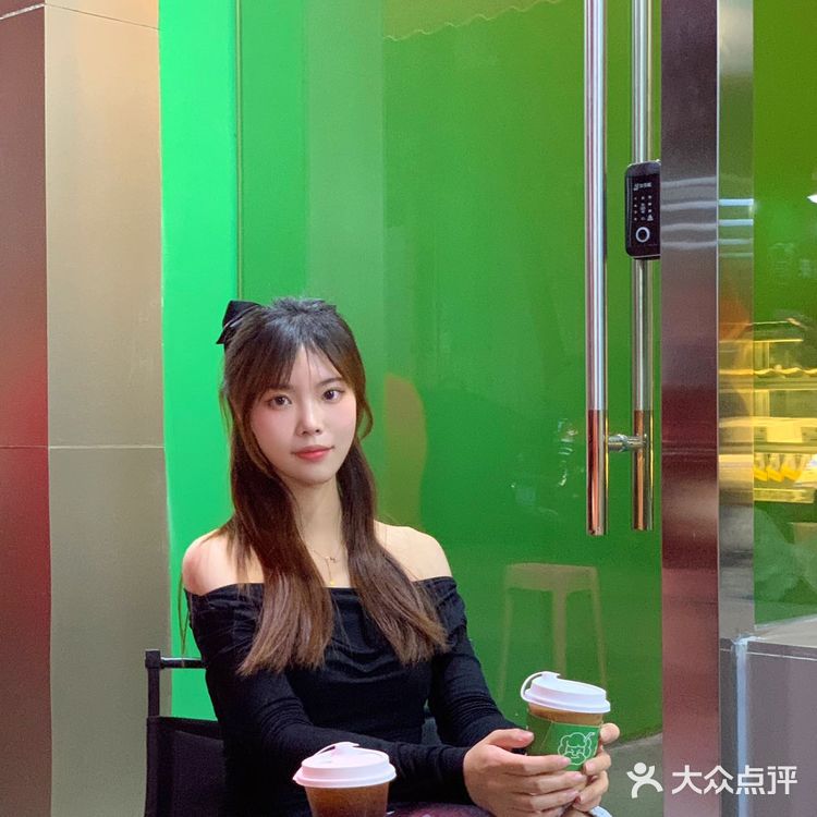 广州探店丨一家黑金风的咖啡店🖤