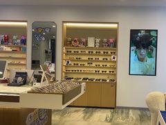 -三目眼镜·蔡司视觉合作店(青浦宝龙店)