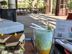 -亚龙湾喜来登·美景台大堂吧