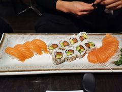 三文鱼寿司-Wrap 'N Roll Sushi