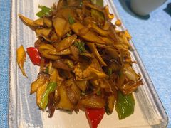 -香巴拉云南餐厅(华莱坞店)