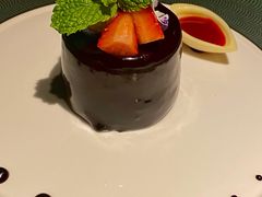 熔岩巧克力配香草冰淇淋-弦月窗LUNETTE BY AMANDA(复兴路店)