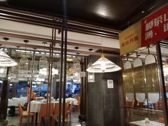 大堂-阿瓦山寨·湘菜现炒·剁椒鱼头王(咸阳总店)