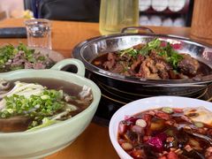 -大众跷脚牛肉馆·非遗传承单位(峨眉山店)