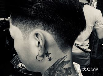 适合中年人 其实发型还是要根据自己的脸型和风格来挑选
