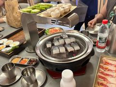 -围炉肉舍•炭烤活鳗•丹东海鲜烤肉(步行街店)