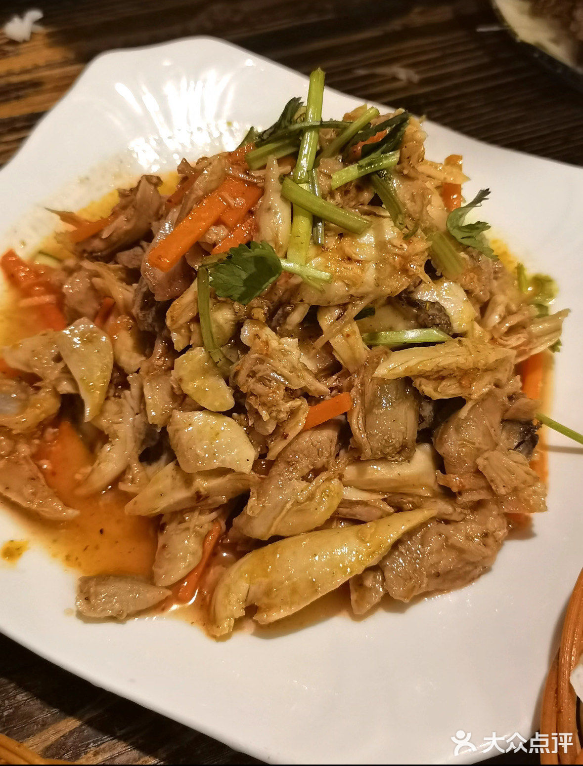 云喃里云南菜(宁海路店)店比较小 在一个巷子了