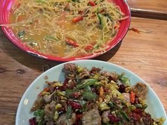 -先启半步颠小酒馆(白麓里店)
