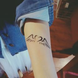 -鳌首刺青纹身 穿孔饰品店