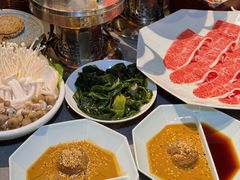 -鼎鼎香·港式火锅·臻选店(北京SKP店)