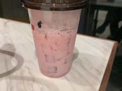 草莓脏脏拿铁-巴黎贝甜(常德路店)