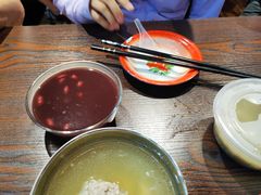 -爆炸头阿姨小四川正宗川味小吃(无任何分店)