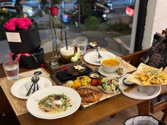 -Mark&Mars Restaurant