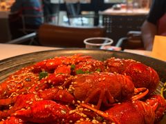 -肥肥虾庄·金牌油焖大虾(汉街SKP店)