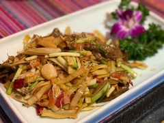 -香巴拉云南餐厅(华莱坞店)